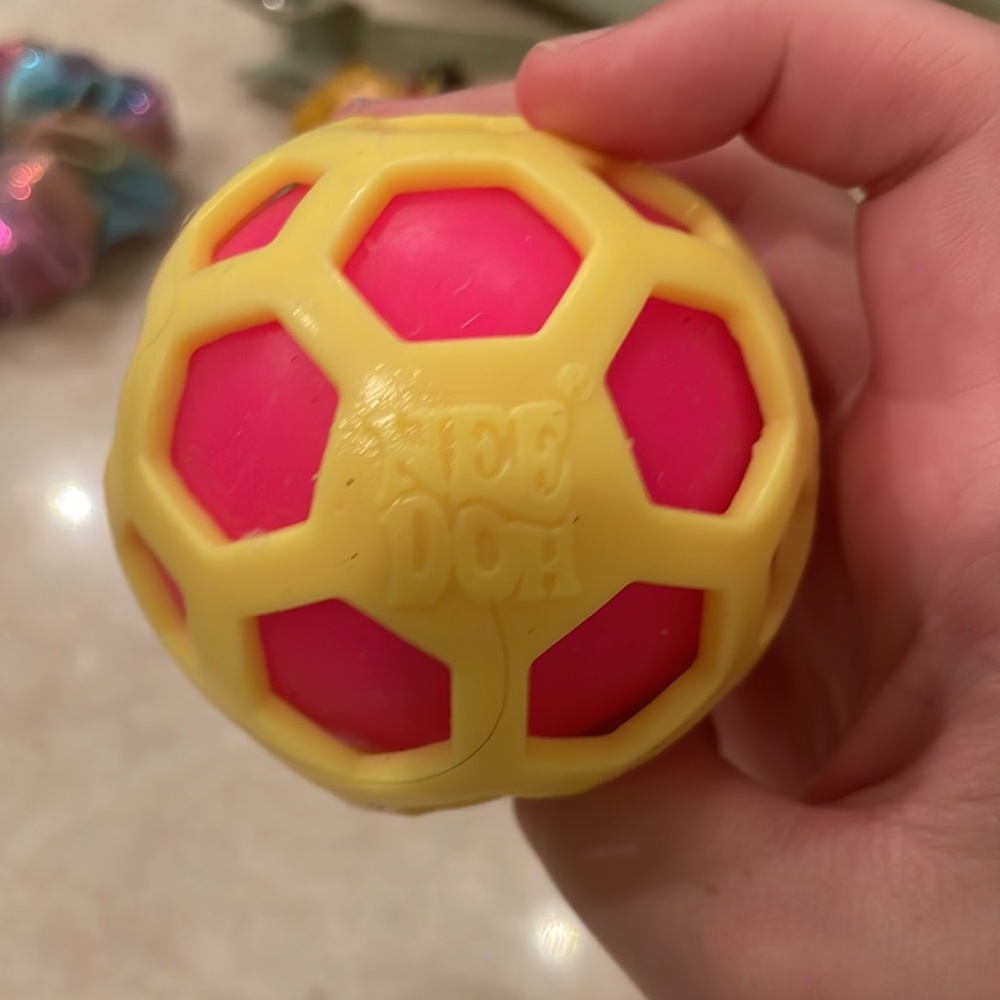 FIDGET FUN PACK - Picture 3 of 10